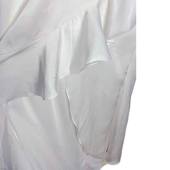 LULU’s Eternal Bond White Satin Flutter Sleeve SpecialOccasion Dress Sz 1X - Picture 7 of 10